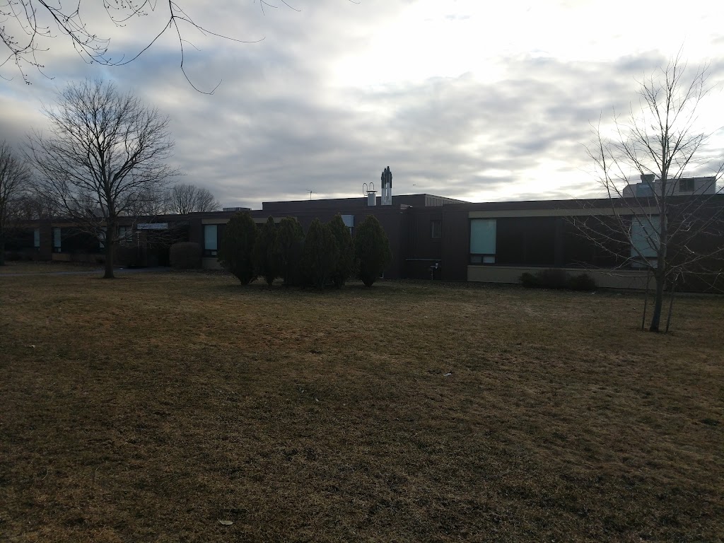 Saint Thomas More Catholic School | 234 Norman Rogers Dr, Kingston, ON K7M 2R4, Canada | Phone: (613) 542-1575