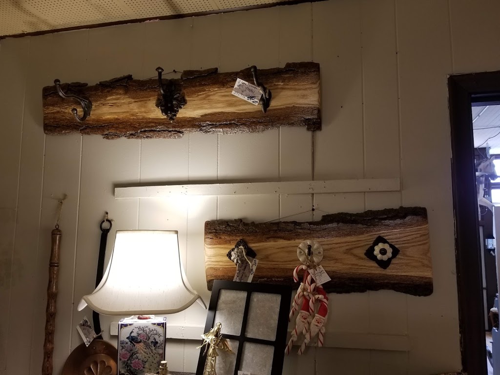MI Junktiques | 69307 Main St, Richmond, MI 48062, USA | Phone: (586) 623-8212