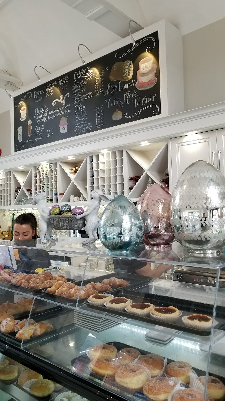 Big Cannoli Lane | 140 Woodbridge Ave, Woodbridge, ON L4L 2S7, Canada | Phone: (905) 605-5263