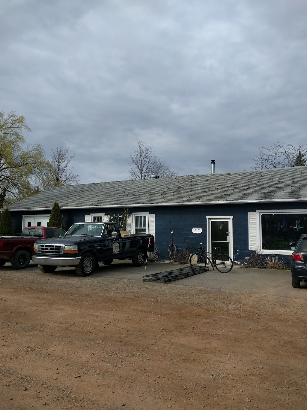 Tibo Bicyk | 217 Chemin des Pionniers E, LIslet, QC G0R 2B0, Canada | Phone: (418) 247-5523