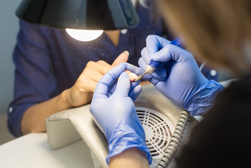 LAmour Nails | 900 Maple Ave, Burlington, ON L7S 2J8, Canada | Phone: (905) 333-7101