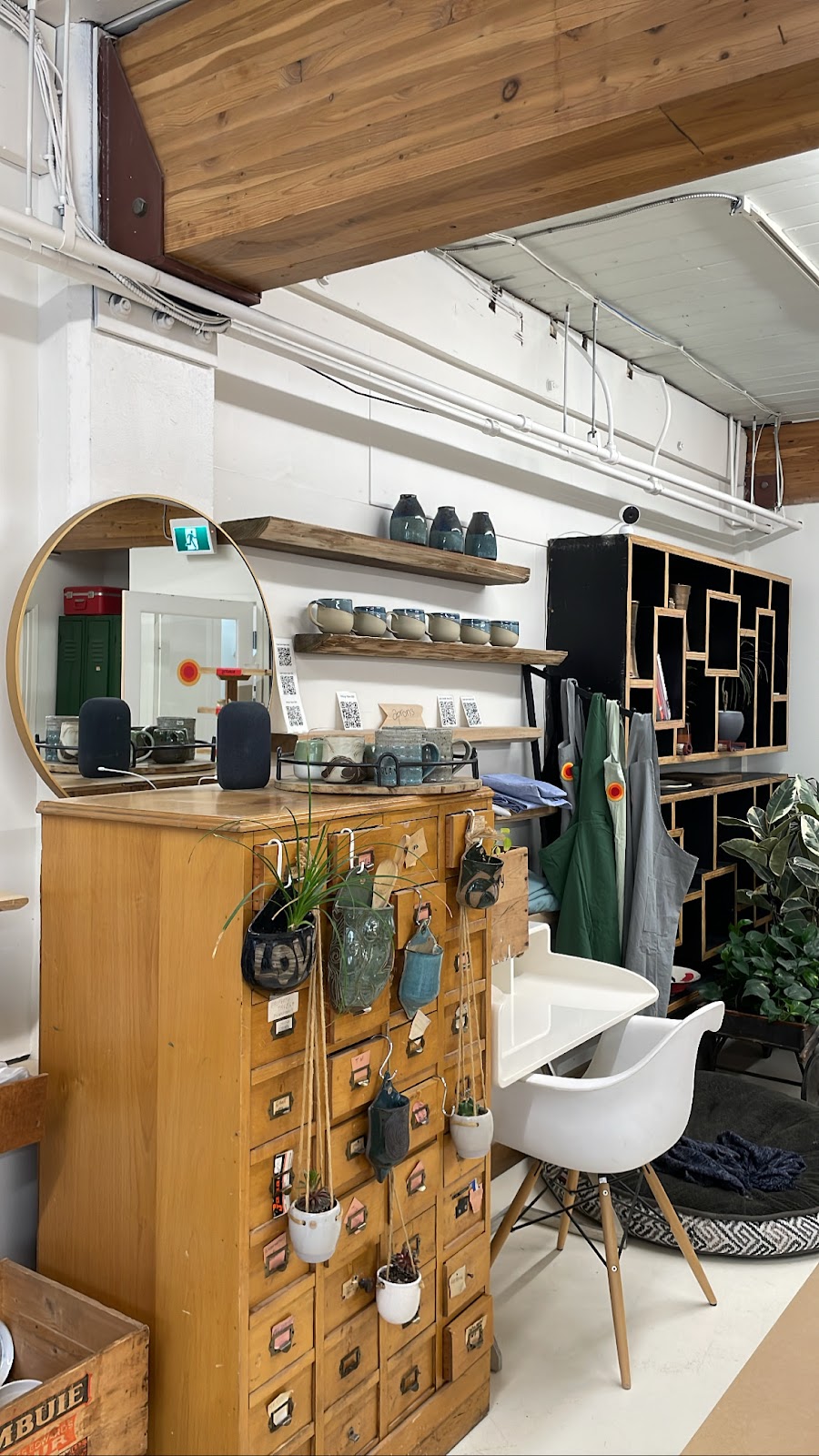 Café au Clay Pottery Studio | 1612 W 3rd Ave, Vancouver, BC V6J 1K2, Canada | Phone: (604) 923-0208