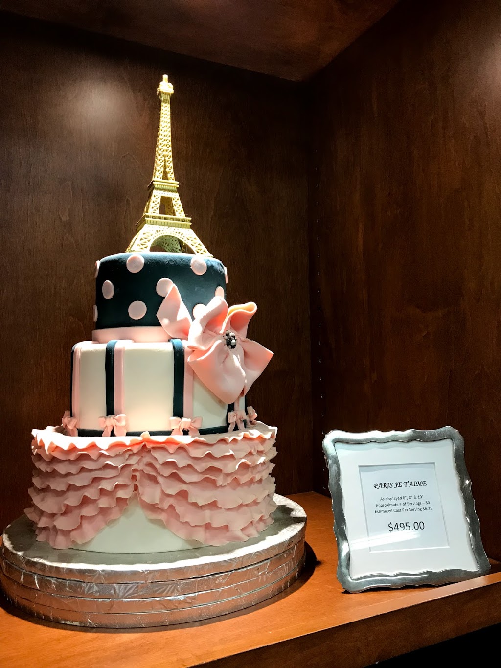 La Novita Bakery | 25 John St, Mississauga, ON L5A 1Y5, Canada | Phone: (905) 279-7557
