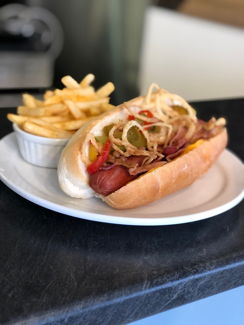 Burnside Lunchbox | 20 Wright Ave, Dartmouth, NS B3B 1G6, Canada | Phone: (902) 480-6051