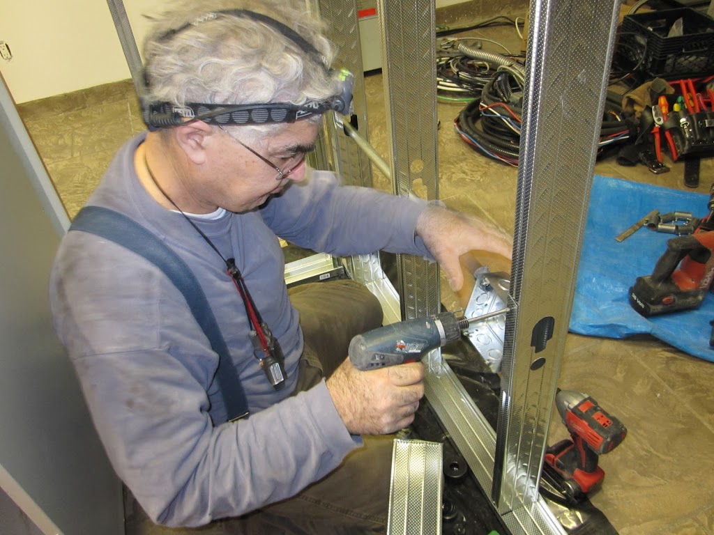 Canadian Electrical Service | 200 North Service Rd W #1, Oakville, ON L6M 2Y1, Canada | Phone: (905) 337-7585