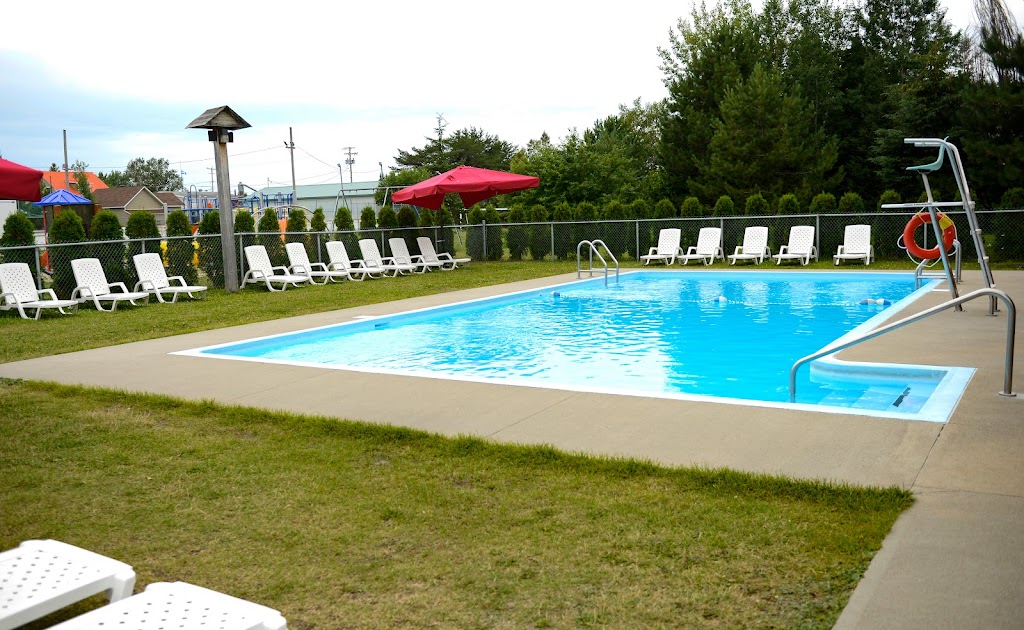 Camping Municipal de Peribonka | 330 2e Av, Péribonka, QC G0W 2G0, Canada | Phone: (418) 374-2626