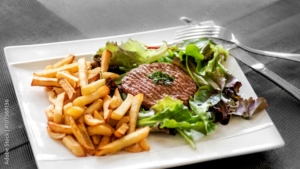 Restaurant le nouveau snoopy | 595F 9e Av, Beauceville, QC G5X 1J3, Canada | Phone: (418) 774-6434