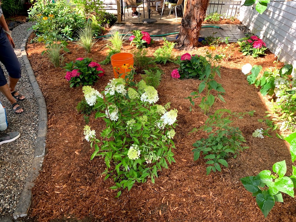 Jardins Verdana - Déneigement et Aménagement Paysager Montréal | 7980 Rue de Marseille, Montréal, QC H1N 1L9, Canada | Phone: (514) 464-5888