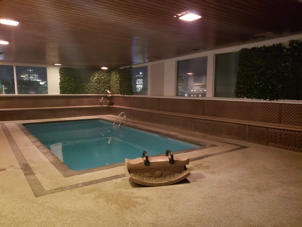La Tour Belvedere hotel | 2175 Boul. de Maisonneuve Ouest, Montréal, QC H3H 1L5, Canada | Phone: (514) 935-9052