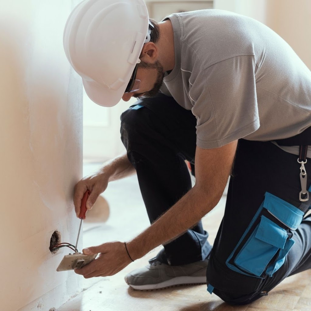 Electrician Experts Chilliwack | 45922 Higginson Rd, Chilliwack, BC V2R 2C7, Canada | Phone: (604) 332-9766