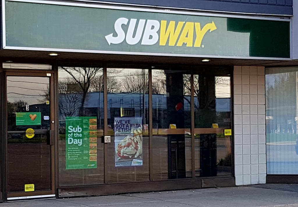 Subway - 1120 Victoria St N Unit #3, Kitchener, ON N2B 3T2, Canada