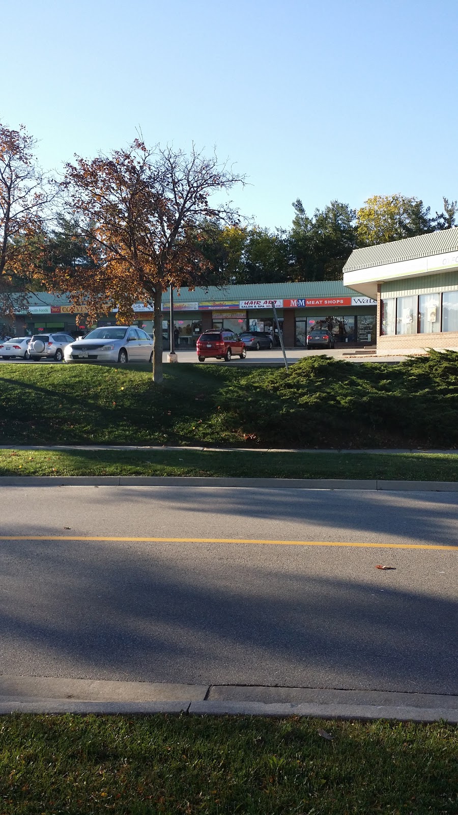 Mountain Grove Plaza | 2130 Mountain Grove Ave, Burlington, ON L7P 2J3, Canada