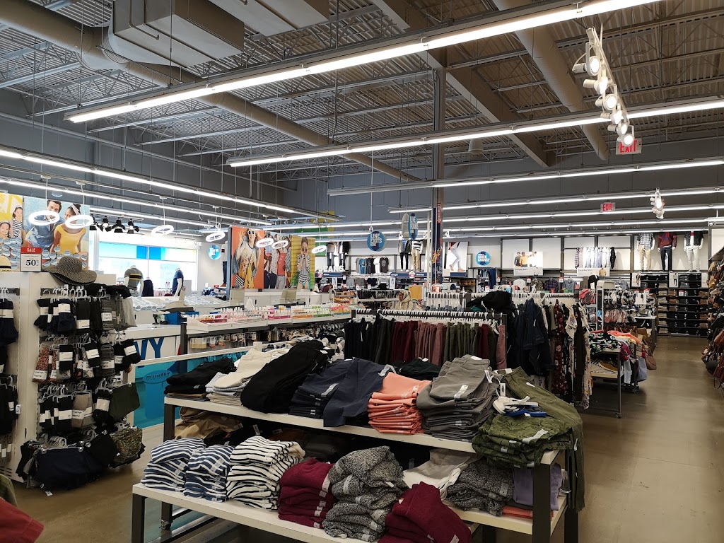 Old Navy | 830 St James St, Winnipeg, MB R3G 3J7, Canada | Phone: (204) 786-3868