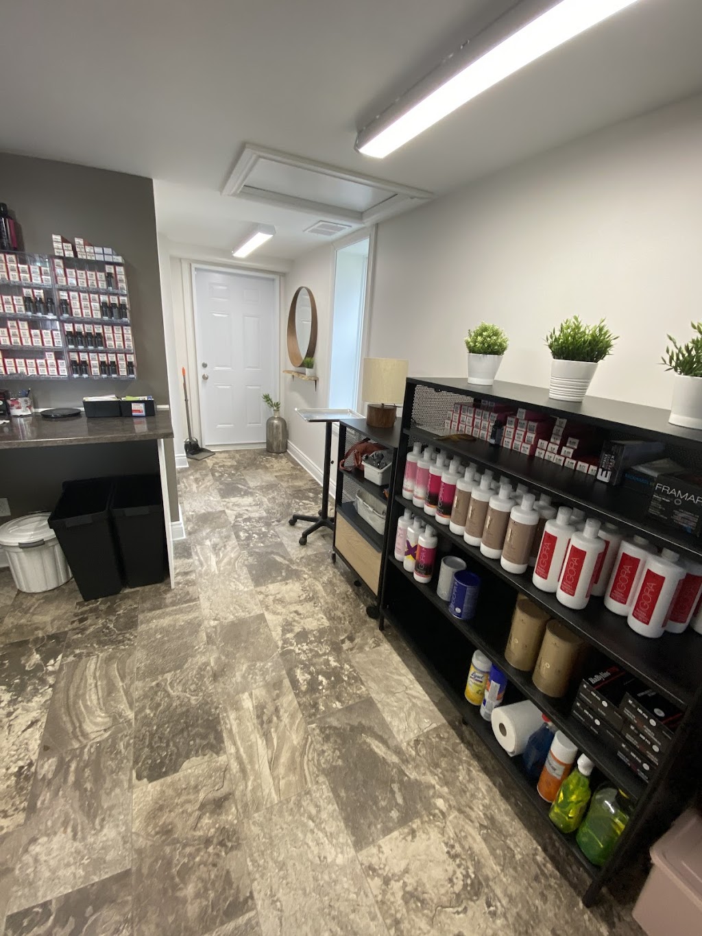 Valley Hair Artistry | 1314 Pembroke St W, Pembroke, ON K8A 7A2, Canada | Phone: (613) 732-1818