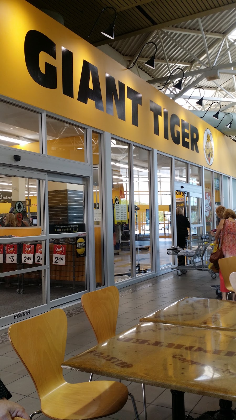 Giant Tiger - 2025 Guelph Line, Burlington, ON L7P 4M8, Canada