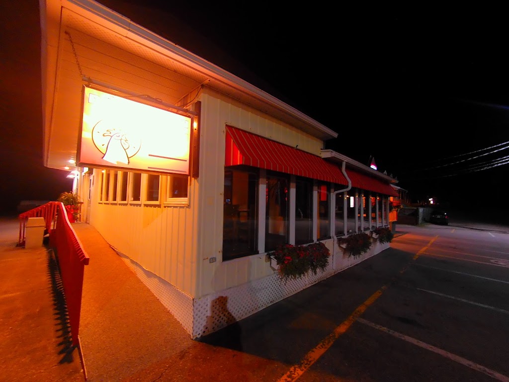 Motel Chantmartin | 414 Rue du Bateau Passeur, Tadoussac, QC G0T 2A0, Canada | Phone: (418) 235-4733