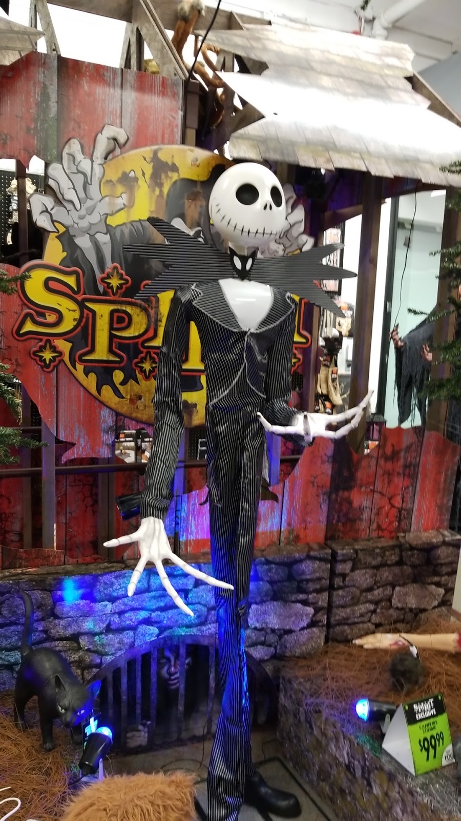 Spirit Halloween | 821 Rye St, Peterborough, ON K9J 6X1, Canada | Phone: (866) 586-0155
