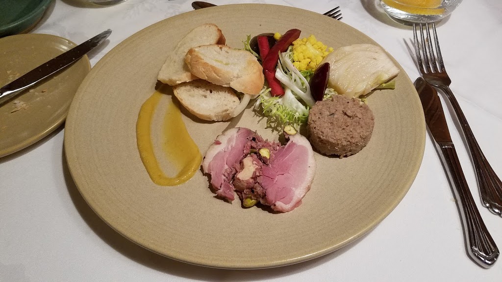 LOrée du Bois | 15 Kingsmere Rd, Chelsea, QC J9B 1A1, Canada | Phone: (819) 827-0332