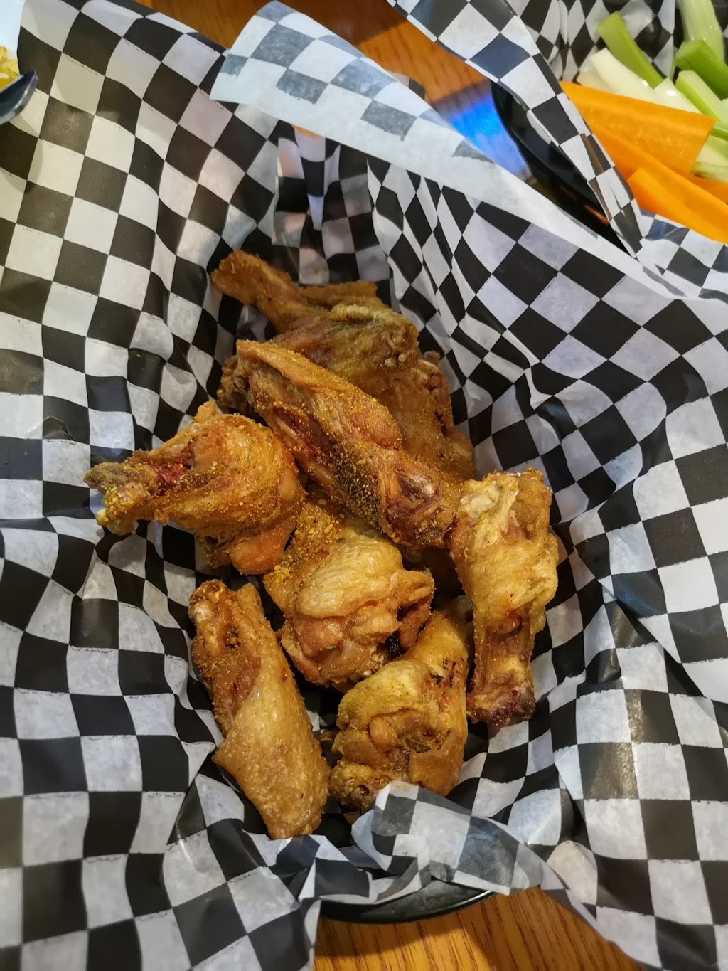 Juniors Sportsbar | 800 Franklin Blvd, Cambridge, ON N1R 7Z1, Canada | Phone: (519) 624-6143
