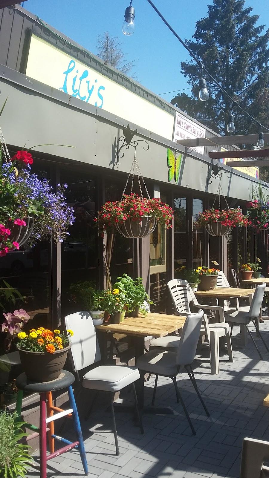 Lilys Place | 1381 Lakeshore Rd E, Mississauga, ON L5E 1G6, Canada | Phone: (905) 274-4400