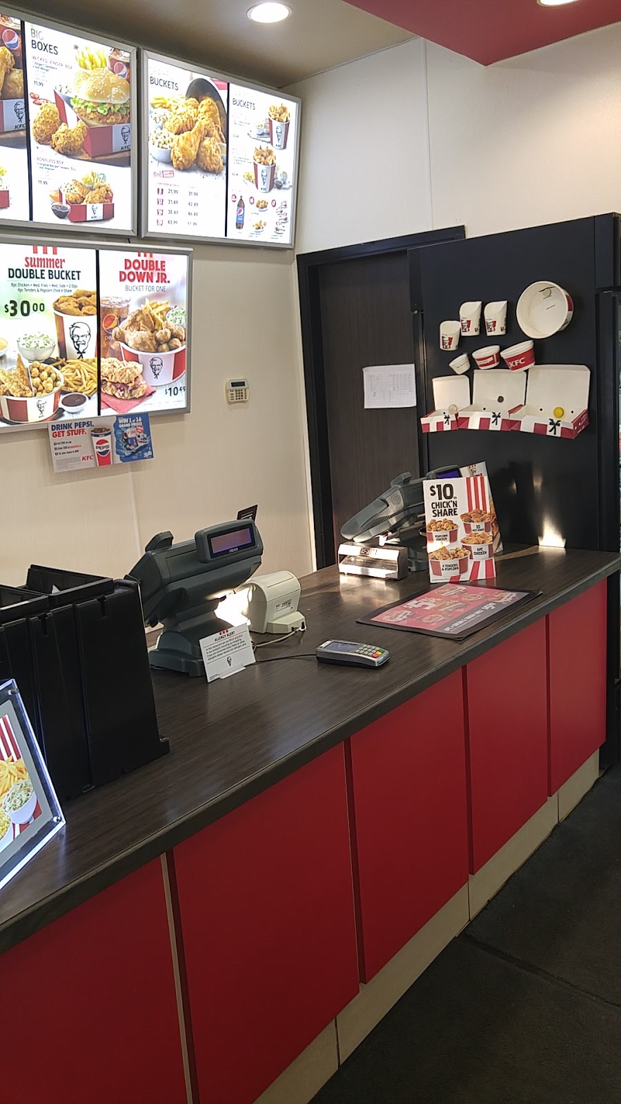 KFC | 4901 44 Ave, Stony Plain, AB T7Z 1V5, Canada | Phone: (780) 963-3848