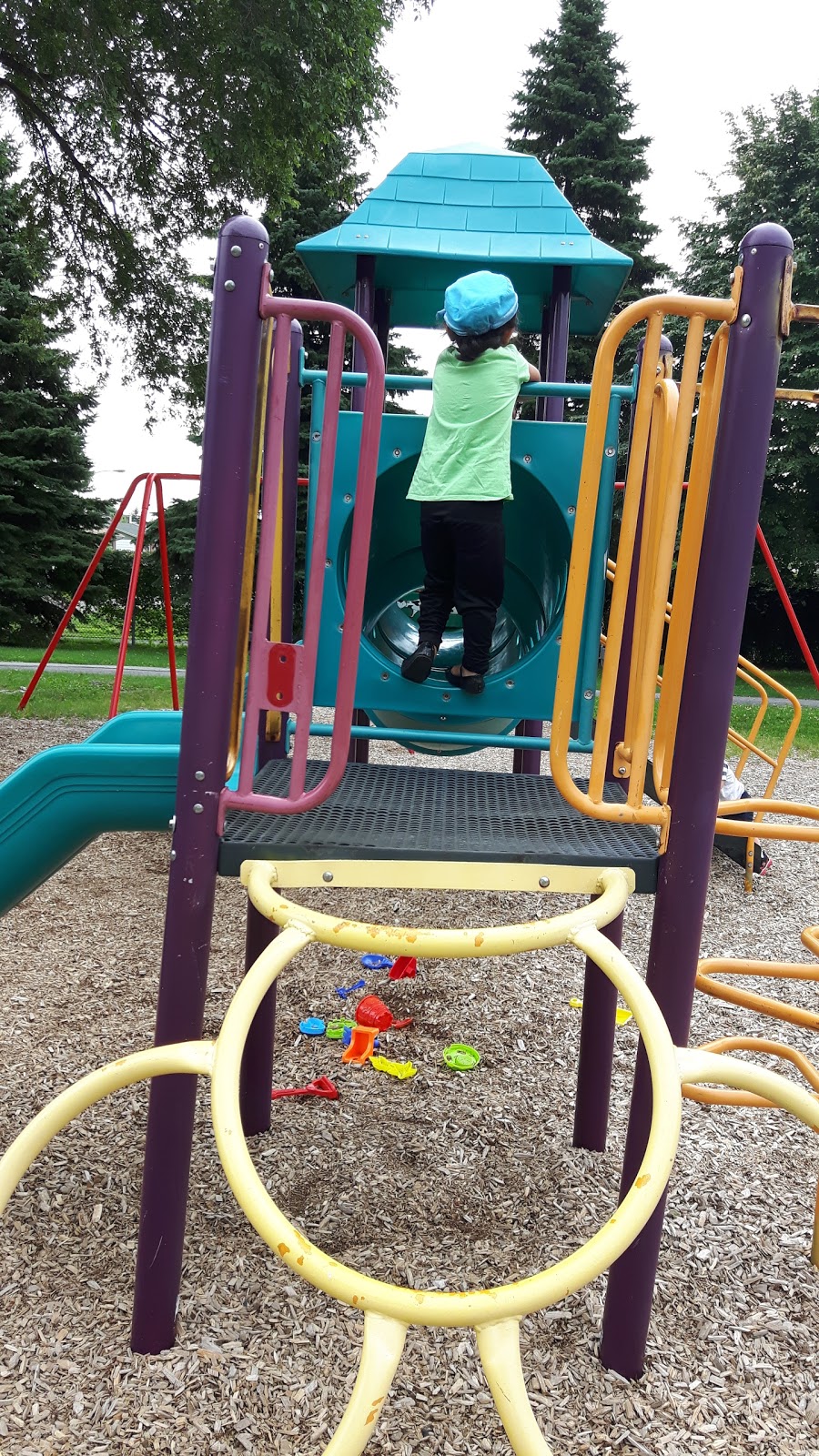 Parc Marie-Josée-Vandette | 3880 Rue Labrosse, Saint-Hubert, QC J3Y 3C6, Canada | Phone: (450) 463-7311