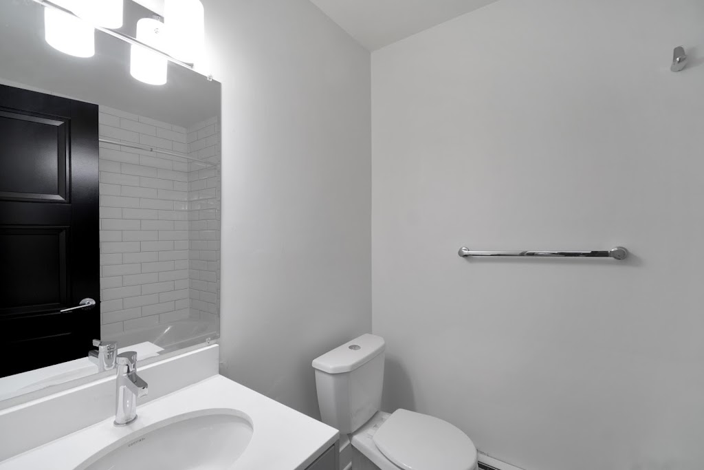 Beach House Apartments | 130 Stewart Ave, Nanaimo, BC V9S 4B9, Canada | Phone: (236) 237-3107