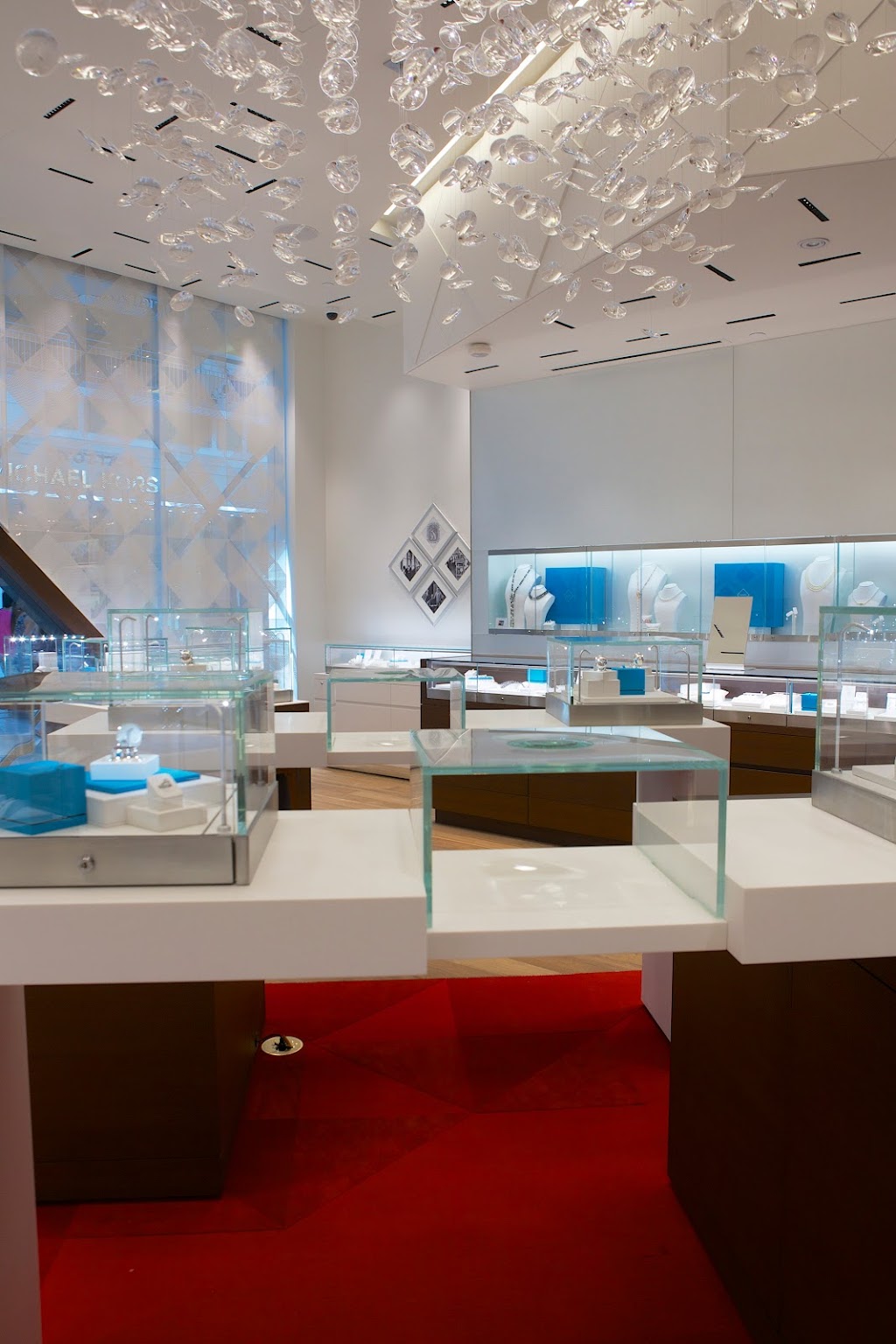 Maison Birks | 900 Maple Ave #13A, Burlington, ON L7S 2J8, Canada | Phone: (905) 634-0599