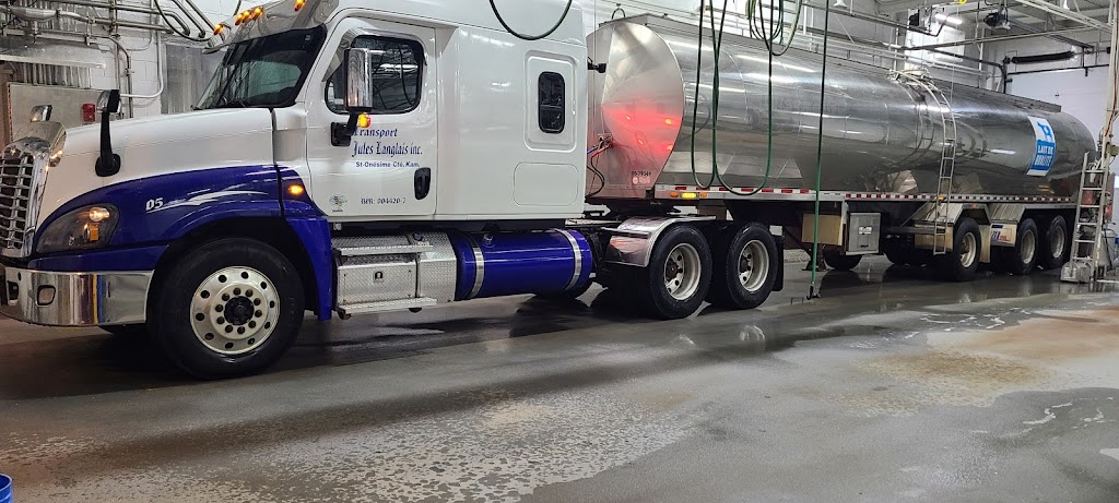 Transport Jules Langlais Inc | 23 Chem. du Village, Saint-Onésime, QC G0R 3W0, Canada | Phone: (418) 856-3237