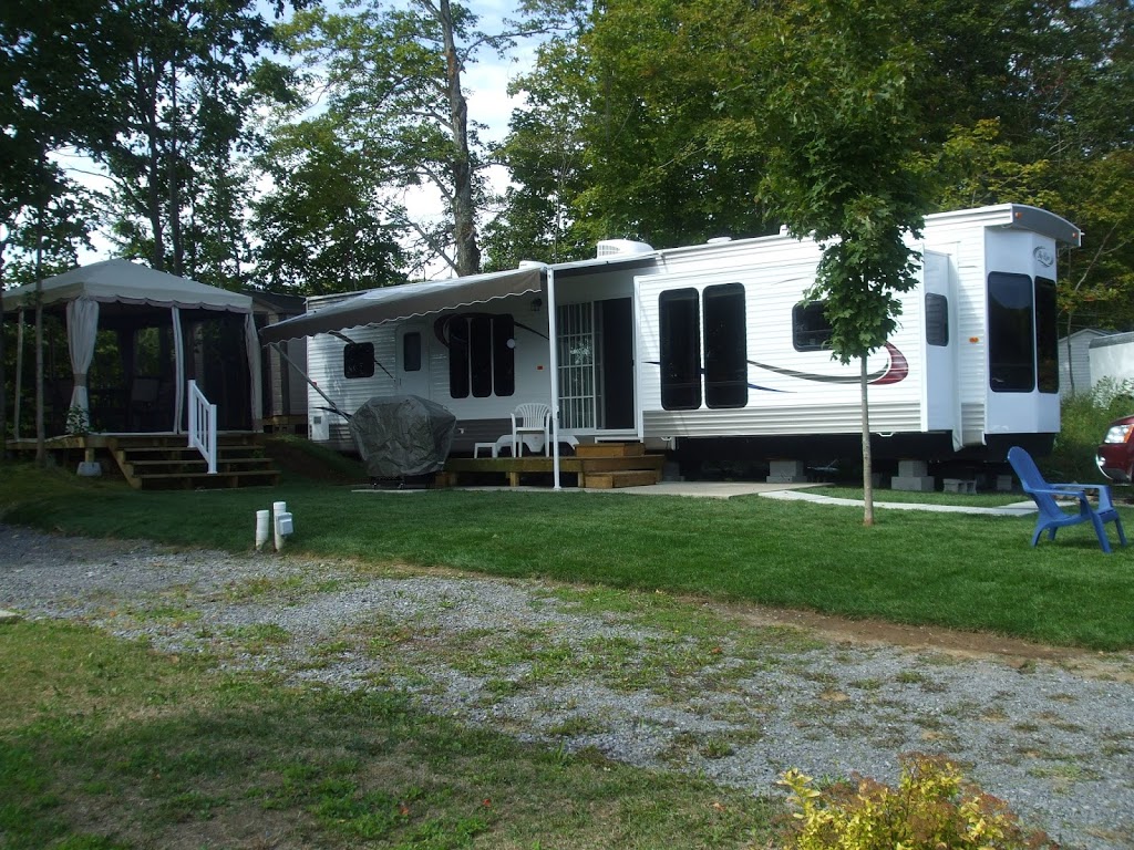 Camping Campus | 6571 Route de Sainte Béatrix, Sainte-Mélanie, QC J0K 3A0, Canada | Phone: (450) 883-2337