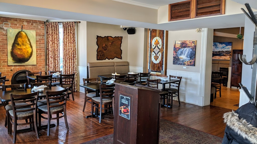 The Huron Club | 94 Pine St, Collingwood, ON L9Y 2N9, Canada | Phone: (705) 293-6677