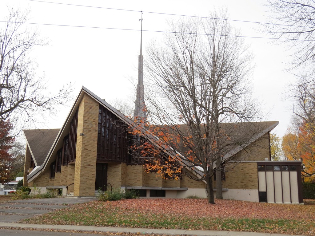 Eglise Hispanique Sendero | 7055 Avenue Jean-Bourdon, Montréal, QC H4K 1G7, Canada | Phone: (514) 626-1881