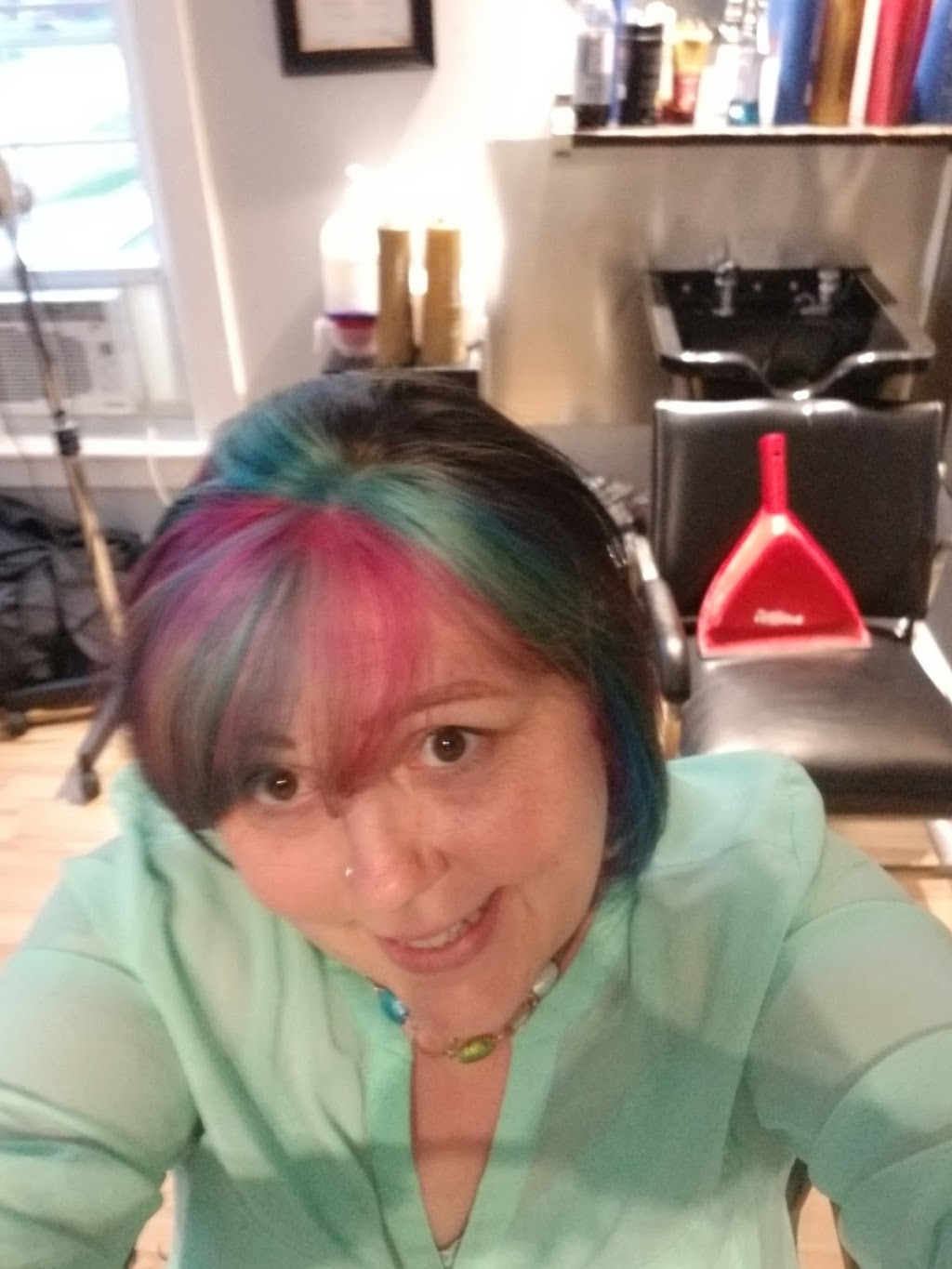 Crystal Cuts & Colours | 76 Penetang St, Orillia, ON L3V 3N5, Canada | Phone: (705) 327-5834