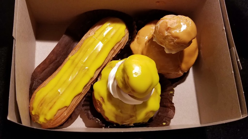 Pâtisserie St Louis De France | 3575 Rue Berri, Montréal, QC H2L 4G3, Canada | Phone: (514) 849-5058
