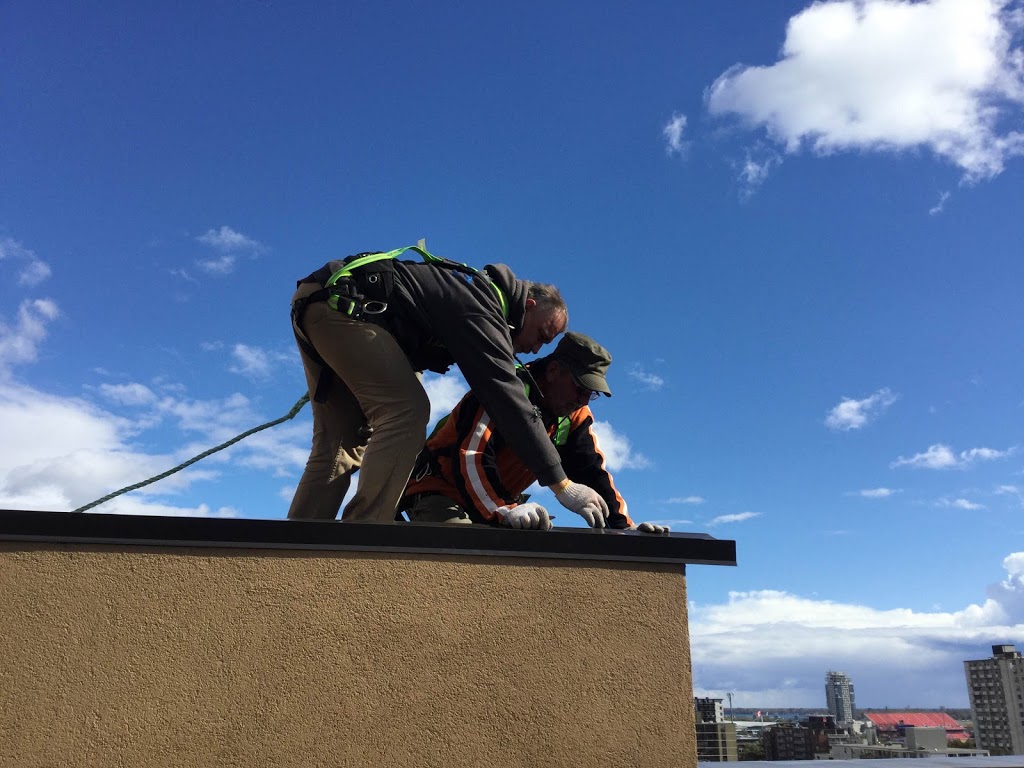 Royal Roofing Inc. | 2355 Tedlo St #4, Mississauga, ON L5A 3W7, Canada | Phone: (416) 880-7625