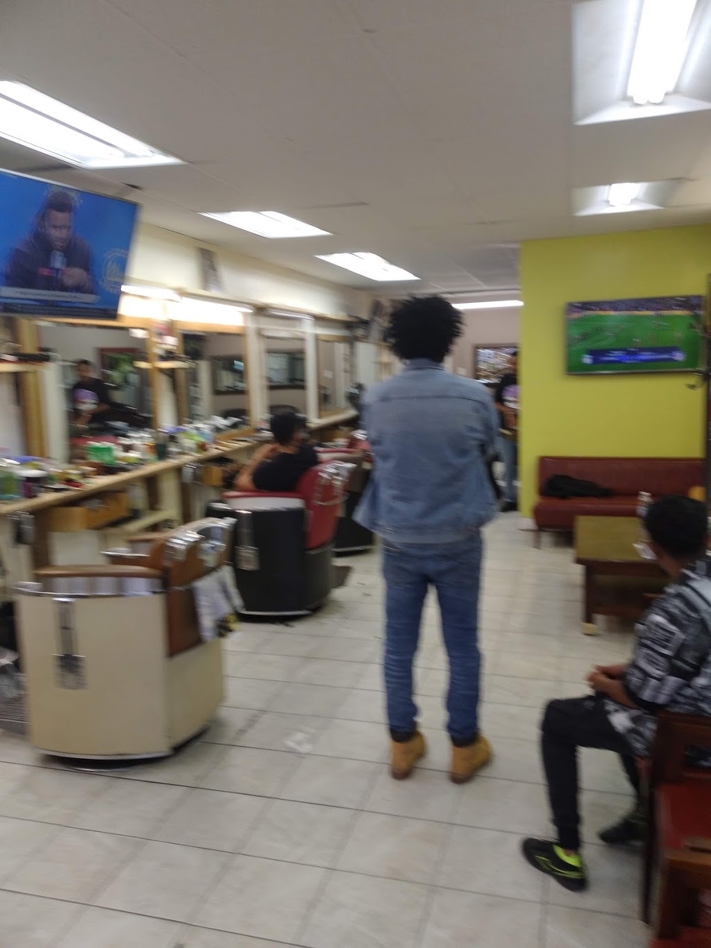 Shashemene Barbershop & salon | 1395 Danforth Ave, Toronto, ON M4J 1N2, Canada | Phone: (416) 871-6720