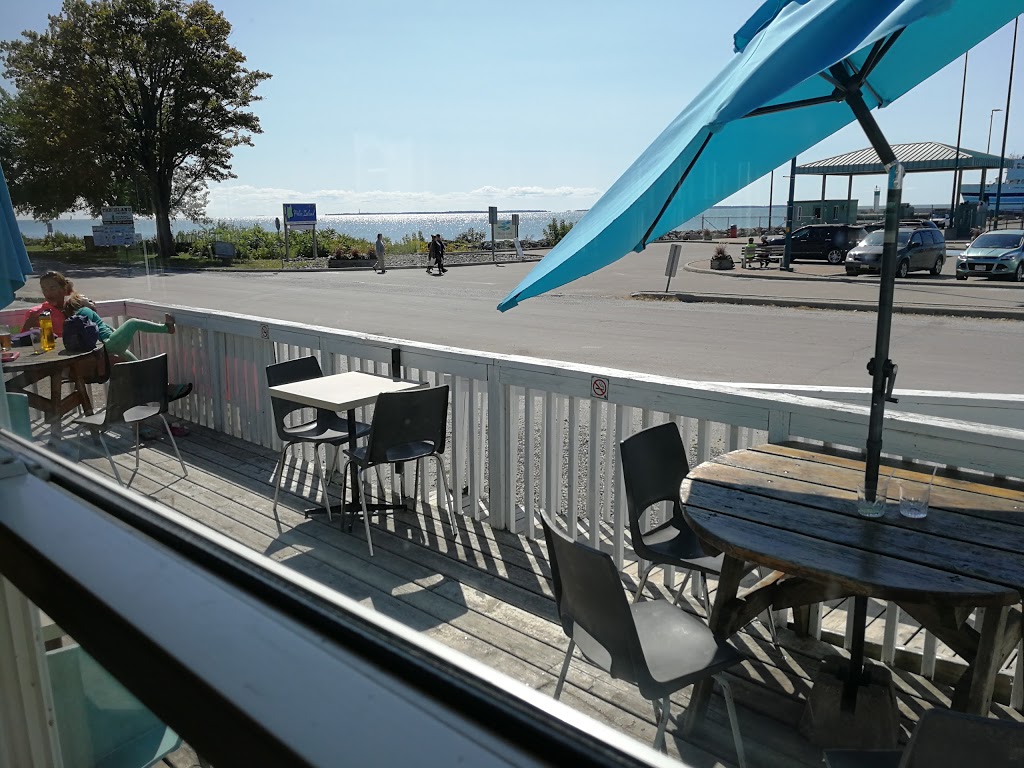 Westview Tavern | 1065 W Shore Rd, Pelee Island, ON N0R 1M0, Canada | Phone: (519) 724-2500