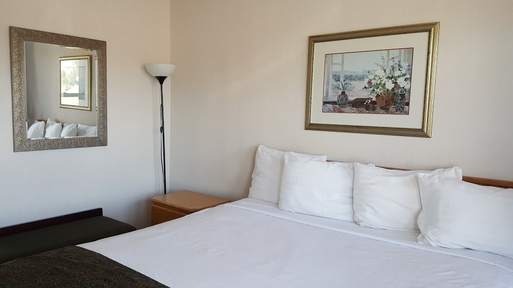 Beacon Hill Motel | 1668 Montreal Rd, Gloucester, ON K1J 6N5, Canada | Phone: (613) 745-6818
