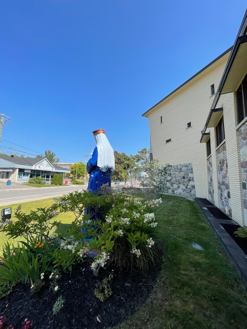 Paroisse St-Claude | 80 Rue Meunier O, Laval, QC H7N 1V6, Canada | Phone: (450) 669-2950