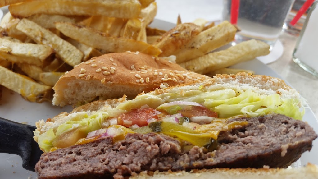 Game On Sports Bar And Grill | 3701 De Wolf Way, Merritt, BC V1K 1C4, Canada | Phone: (250) 315-1022