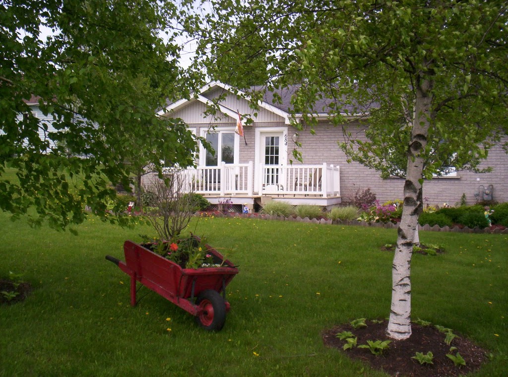 Au ptit bonheur | 684 Rue Merrill, Coaticook, QC J1A 1X5, Canada | Phone: (819) 849-0732
