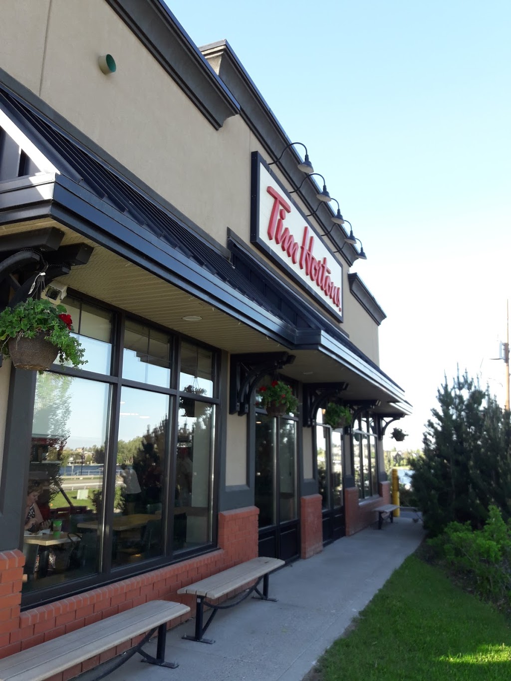 Tim Hortons | 120 Chestermere Station Way #300, Chestermere, AB T1X 1V3, Canada | Phone: (403) 248-0000