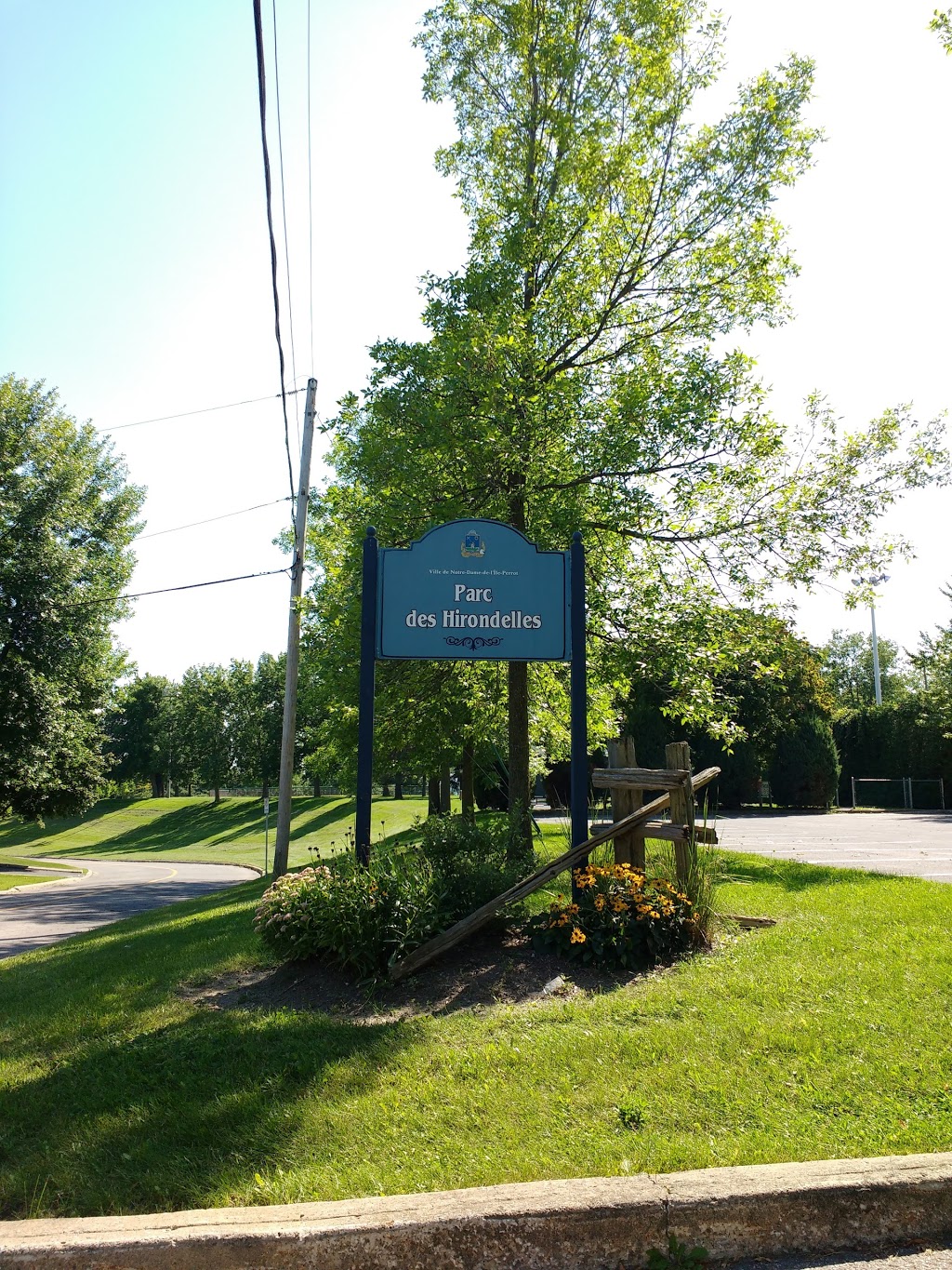 Parc des Hirondelles | 10 144e Avenue, Notre-Dame-de-lÎle-Perrot, QC J7V 8P4, Canada