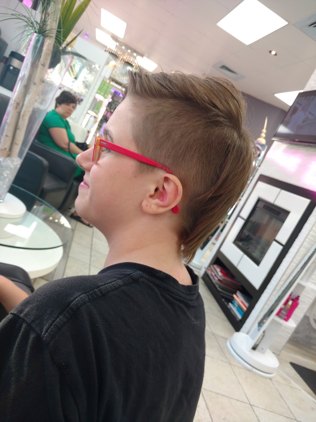 Cut In Hairdressing | 6950 Boulevard Henri-Bourassa, Québec, QC G1H 3C7, Canada | Phone: (418) 627-4309