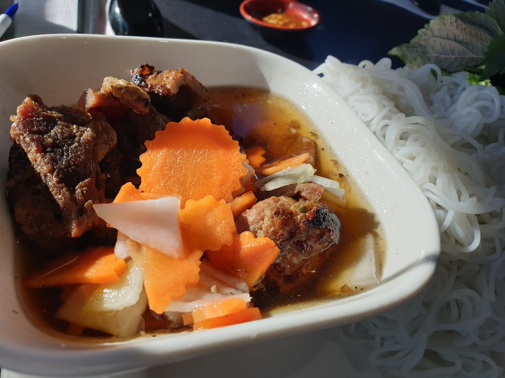 Phở Sơn | 100-2319 Keele St, North York, ON M6M 4A1, Canada | Phone: (416) 901-3437