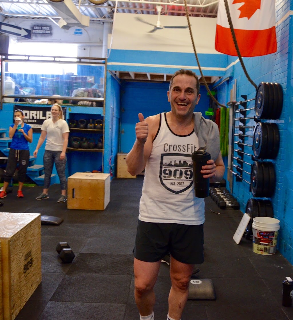 909 Gym | 156 Prom. Ronald, Montréal-Ouest, QC H4X 1M8, Canada | Phone: (438) 792-1799