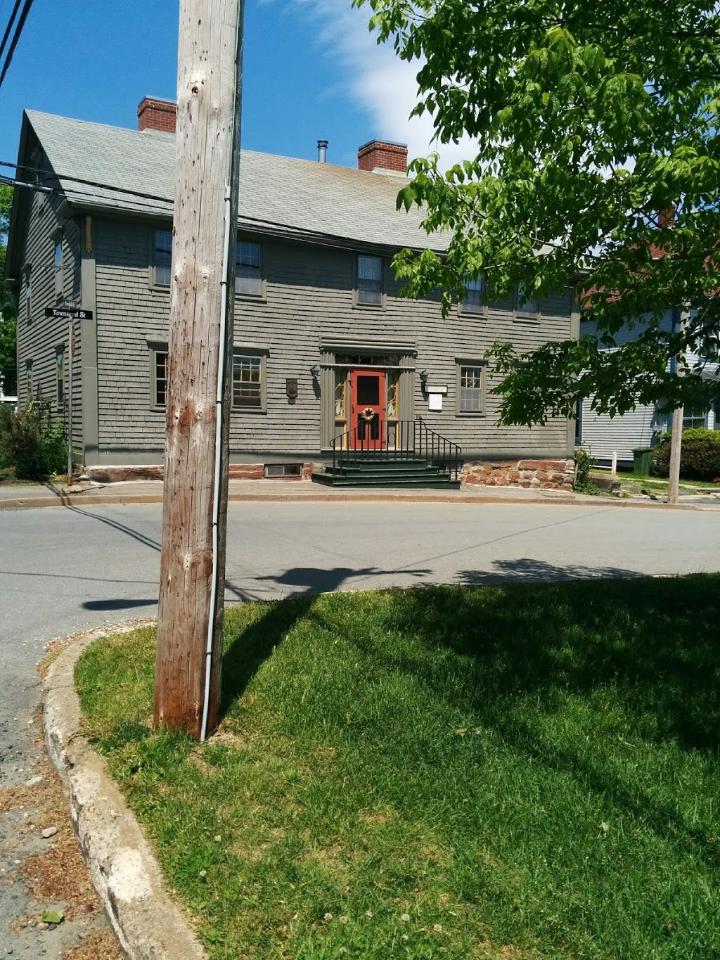 Lennox Inn Bed & Breakfast | 69 Fox St, Lunenburg, NS B0J 2C0, Canada | Phone: (902) 521-0214