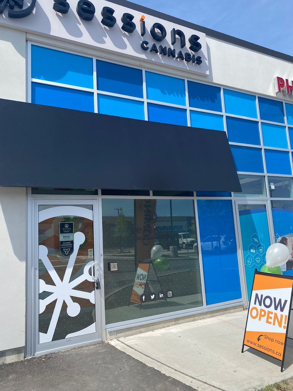 Sessions Cannabis Toronto (Humberlea) | 39 Abraham Welsh Rd Unit C-7, Toronto, ON M9M 0B7, Canada | Phone: (416) 749-2464