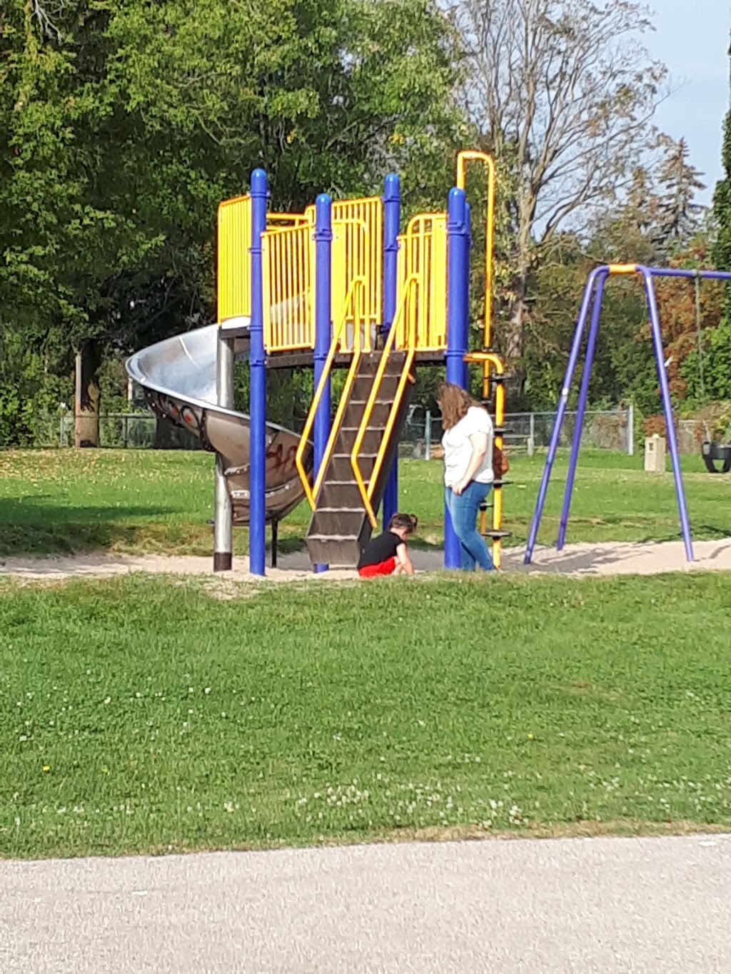 Lions Park | 220 Colborne St, Bradford, ON L3Z 2R5, Canada | Phone: (905) 775-3311