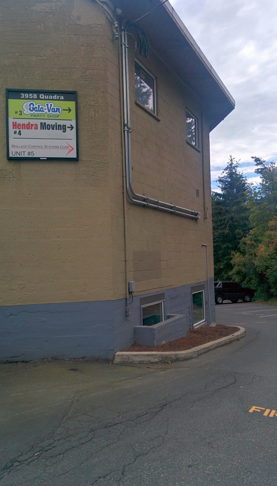 Victoria Party Rentals | 3958 Quadra St #3, Victoria, BC V8X 1J6, Canada | Phone: (250) 383-5431